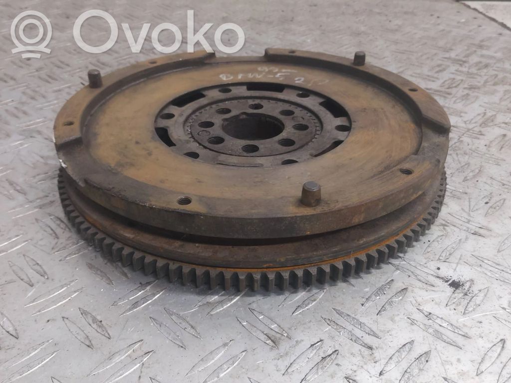 BMW 5 E39 Plaukiojantis dviejų masių smagratis 