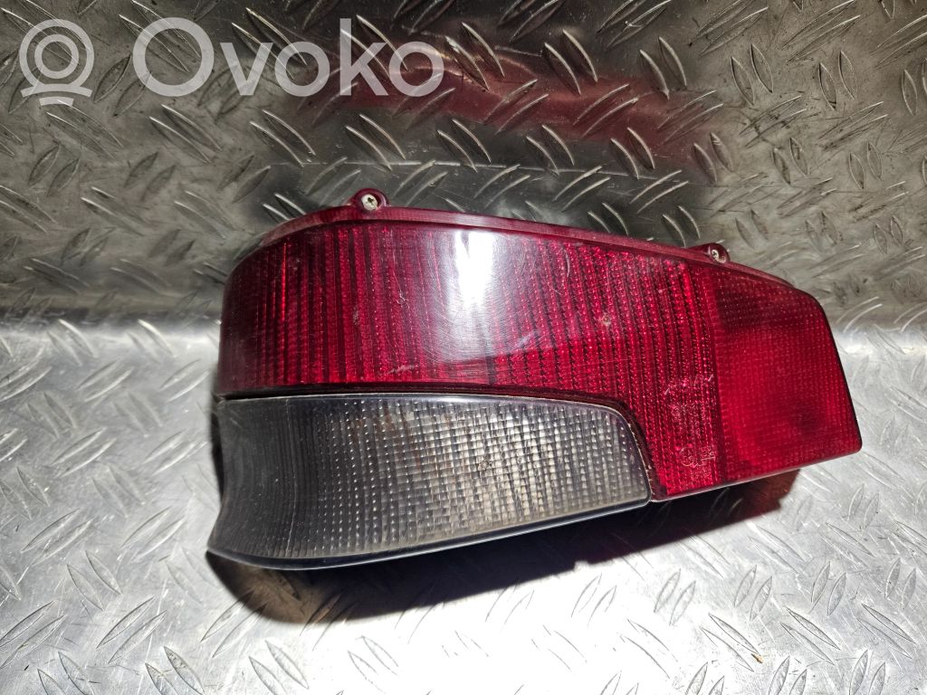 Peugeot 106 Galinis žibintas kėbule 