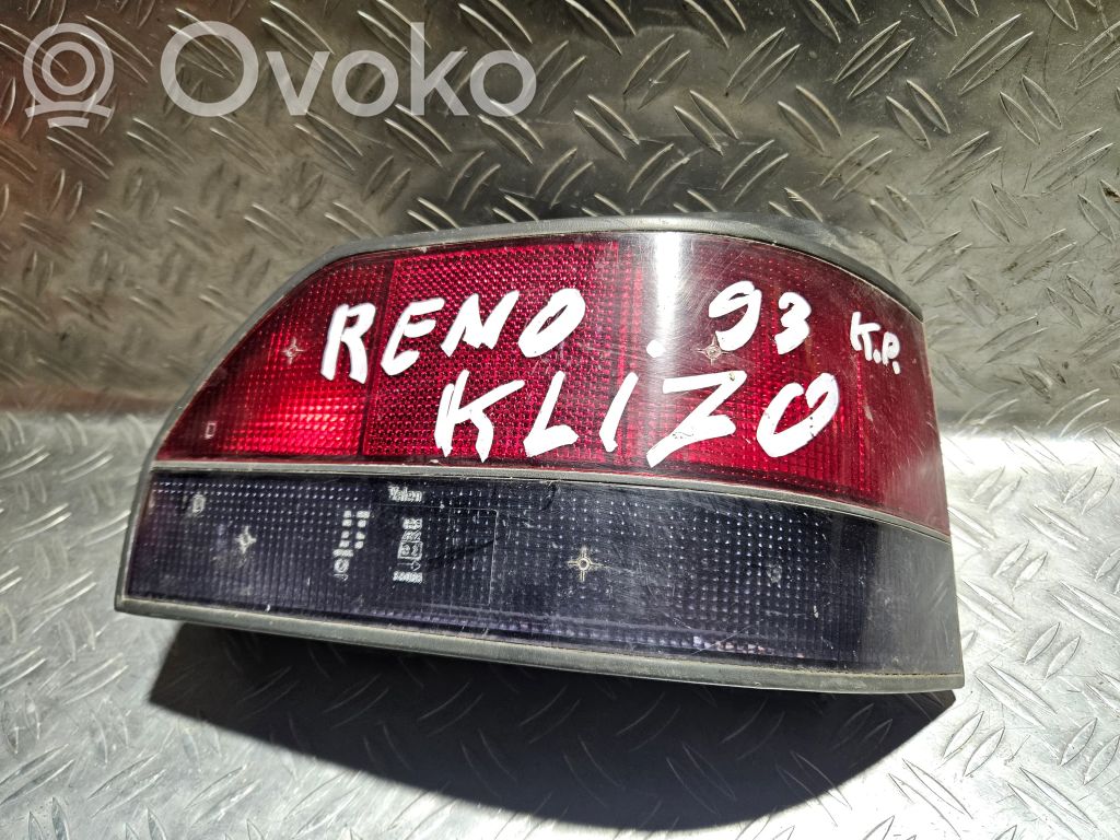 Renault Clio I Aizmugurējais lukturis virsbūvē 