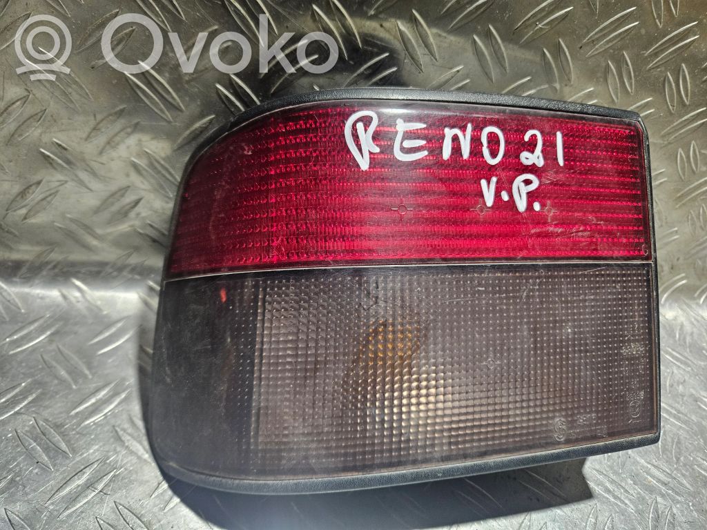 Renault 21 Galinis žibintas kėbule 