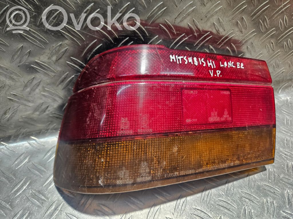 Mitsubishi Lancer Luci posteriori 