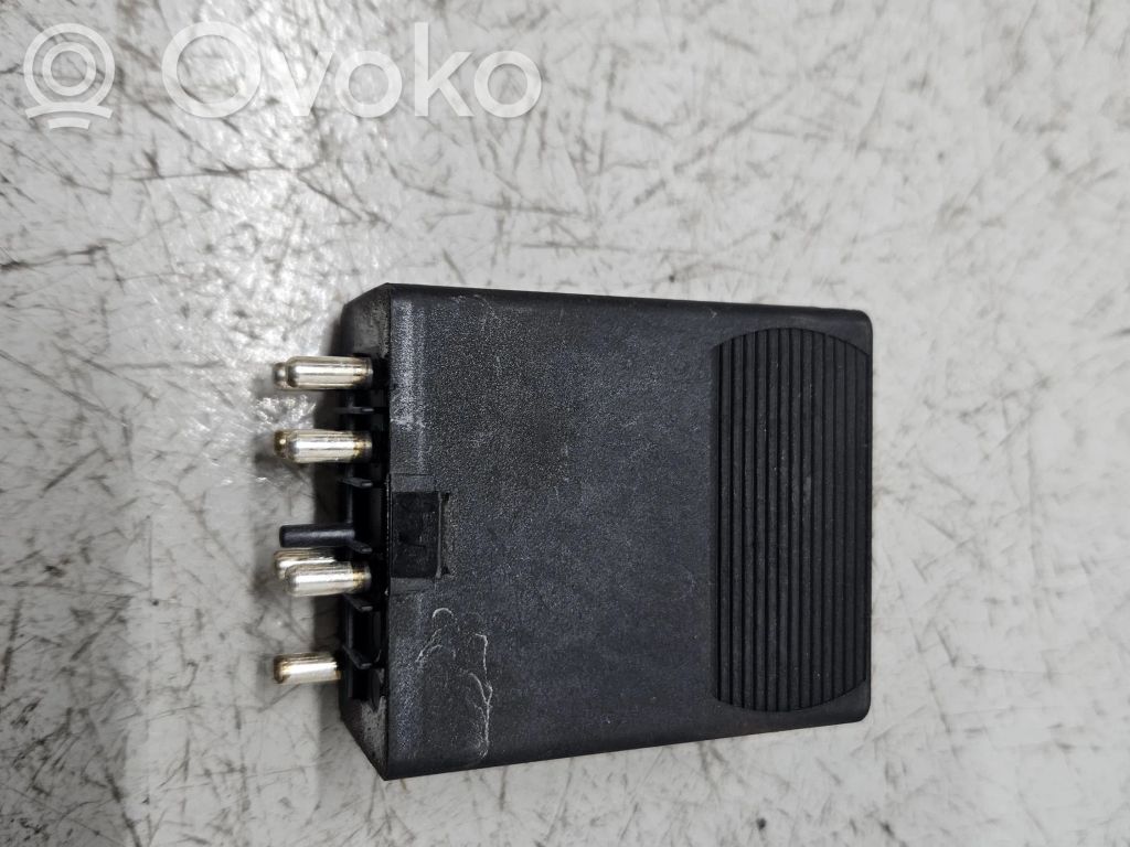 Mercedes-Benz C W202 Hazard warning light relay 