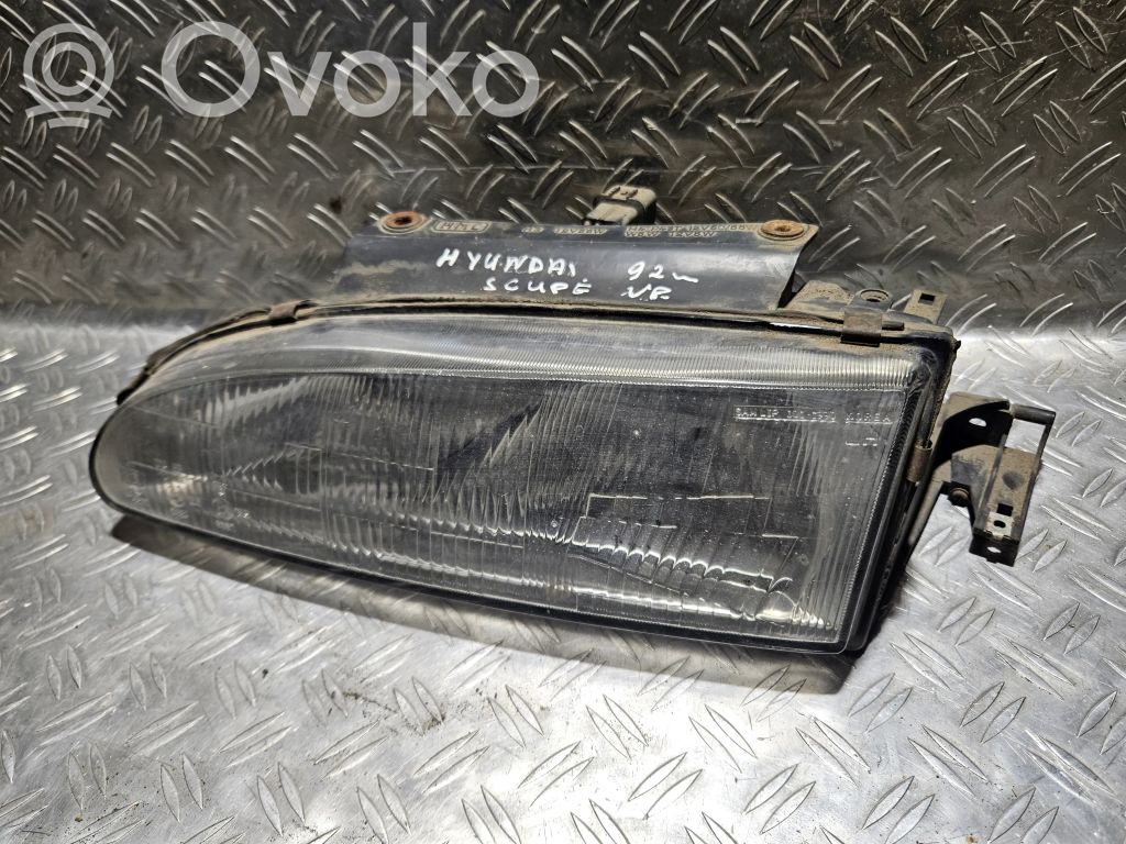 Hyundai Scoupe Headlight/headlamp 