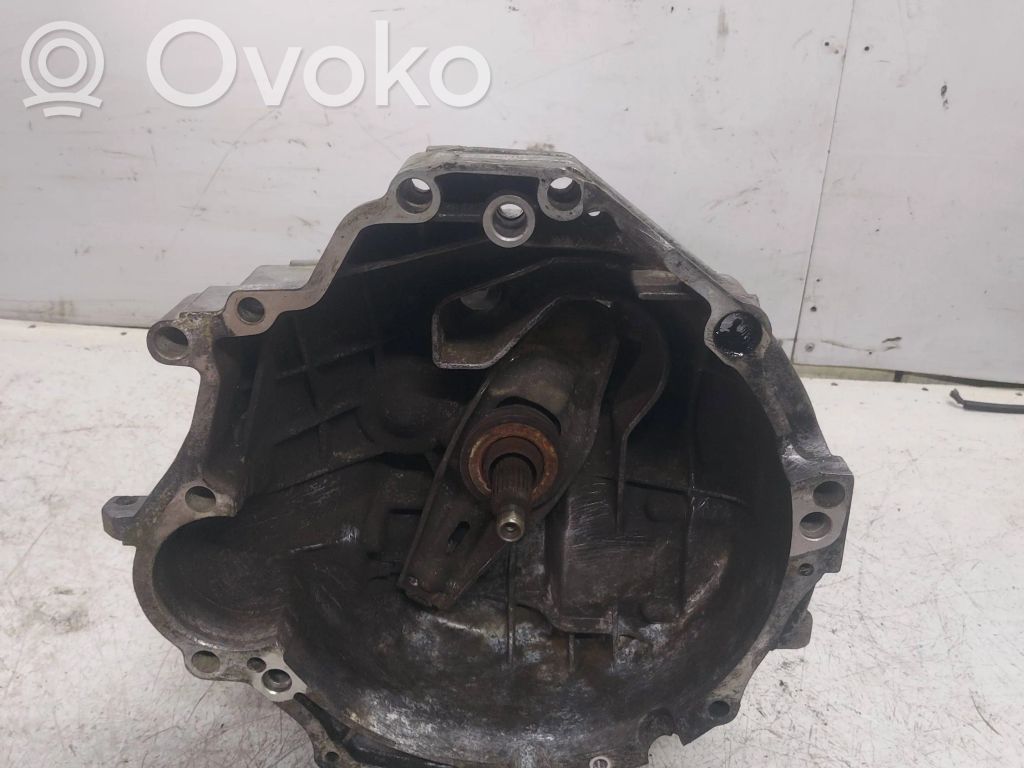 Audi 80 90 B3 Mechaninė 5 pavarų dėžė 