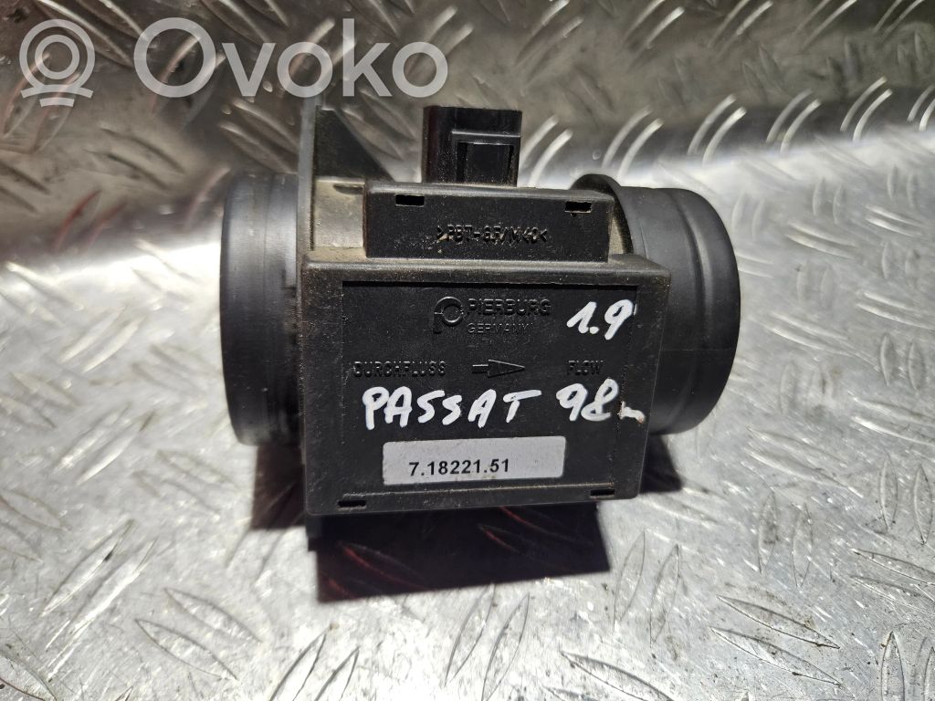 Volkswagen PASSAT B4 Ilmamassan virtausanturi 