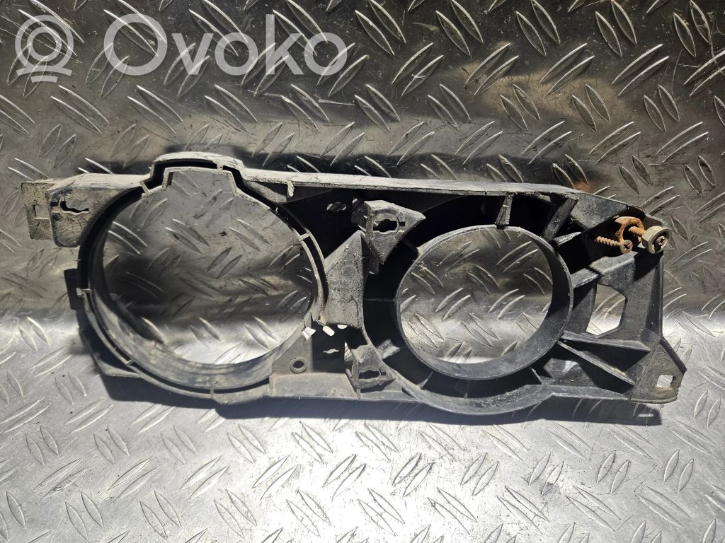 BMW 5 E34 Priekinio žibinto laikiklis 