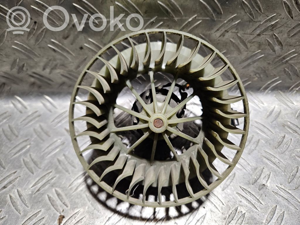 BMW 3 E36 Pečiuko ventiliatorius/ putikas 
