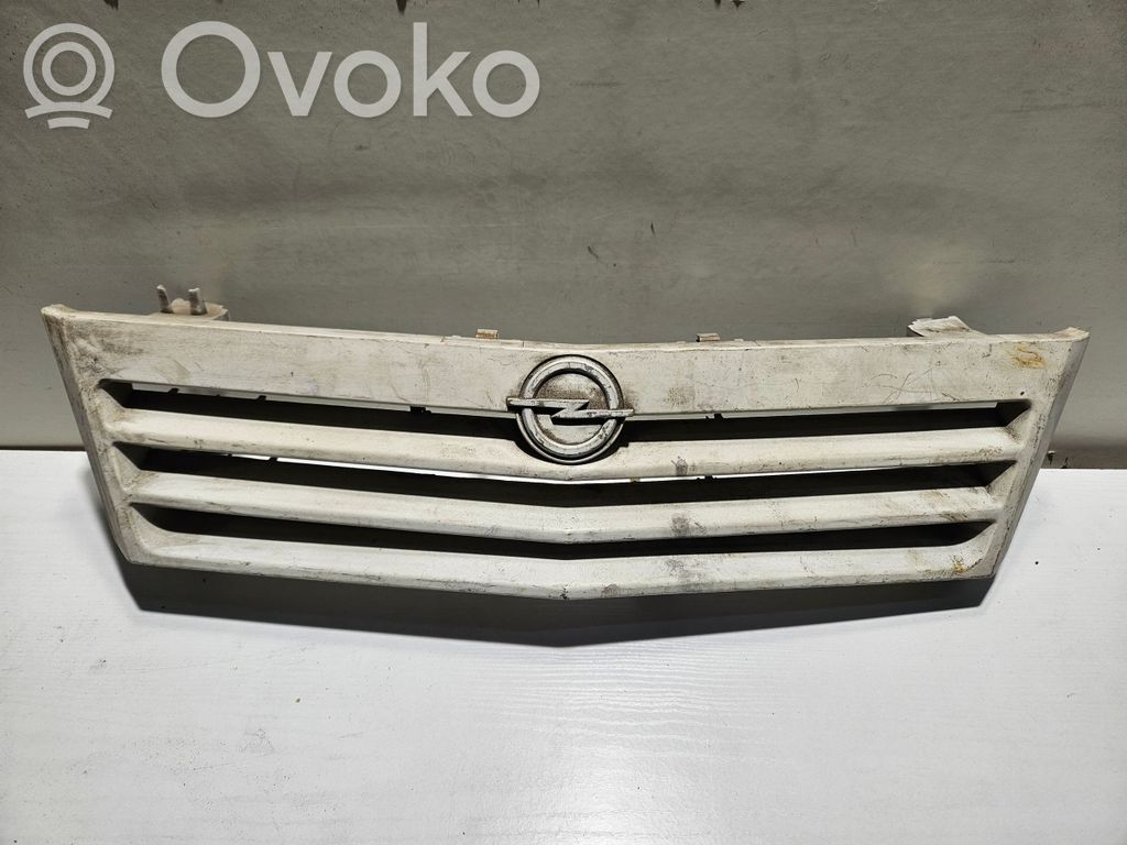 Opel Ascona C Etusäleikkö 
