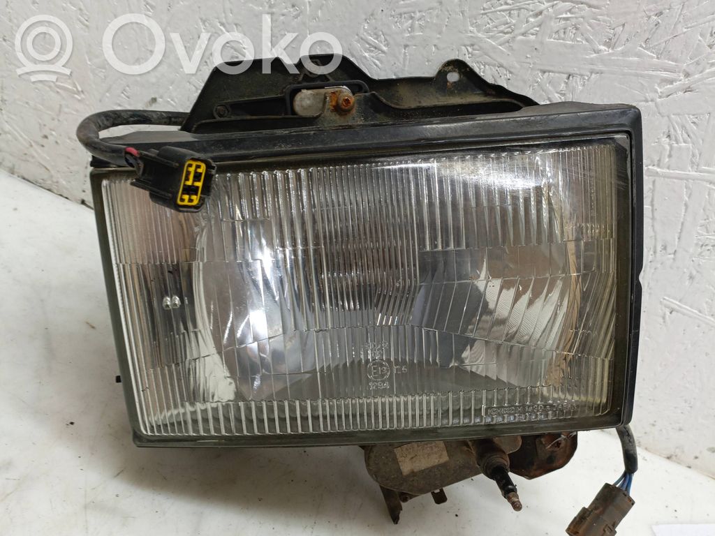 Opel Monterey Lampa przednia 