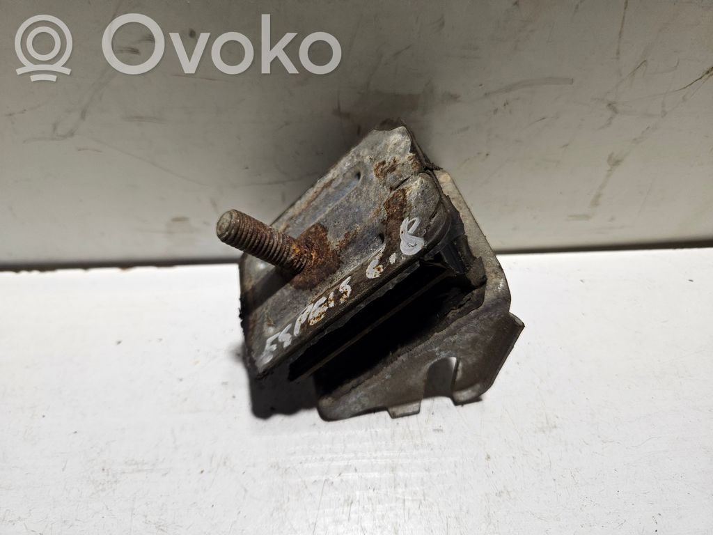 Renault Espace II Engine mount bracket 