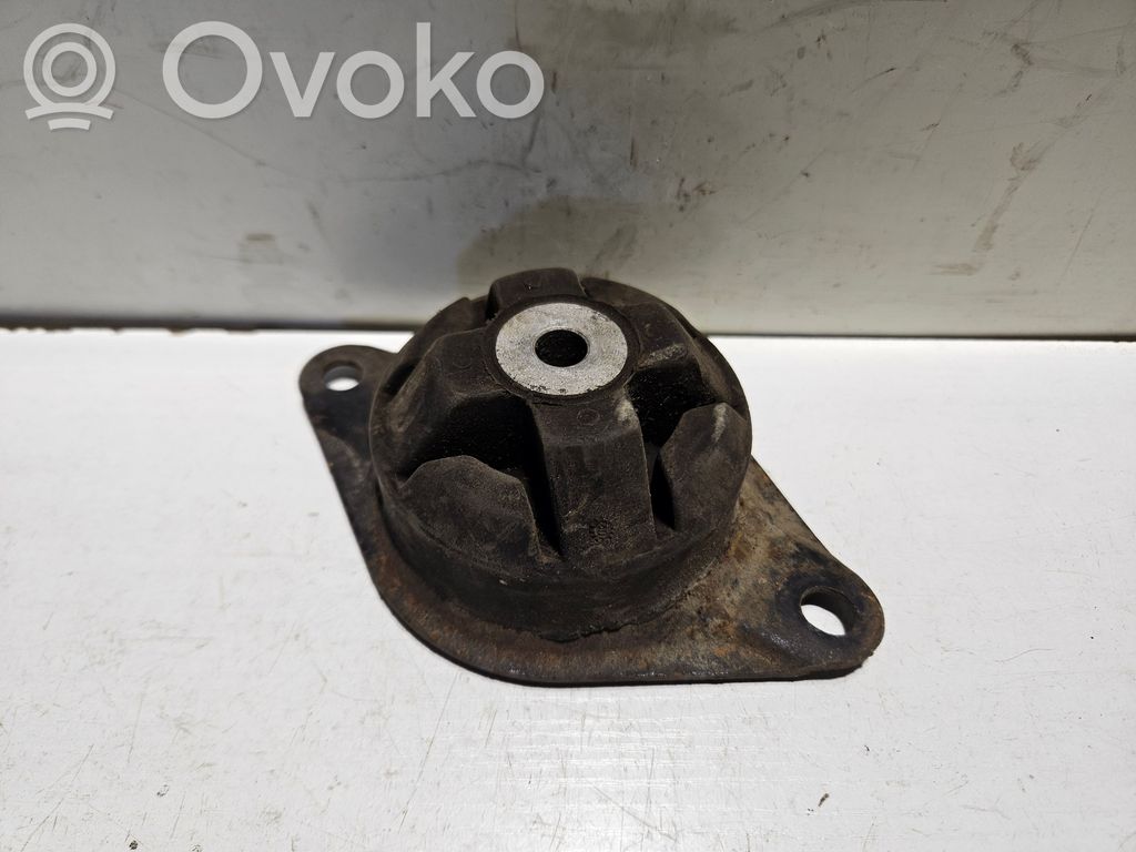 Audi 100 200 5000 C3 Engine mount bracket 