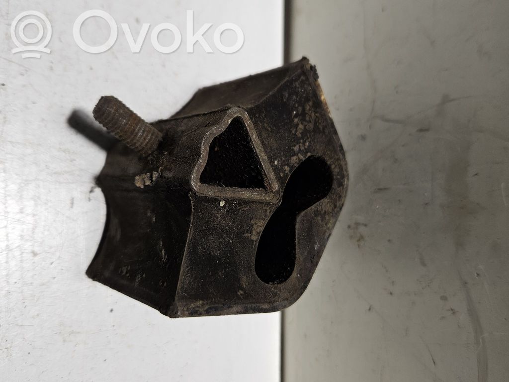 Audi 80 90 B3 Engine mount bracket 