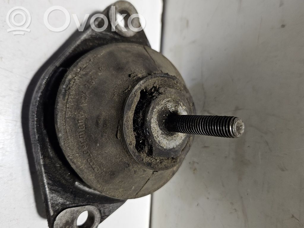 Audi 80 90 S2 B4 Engine mount bracket 