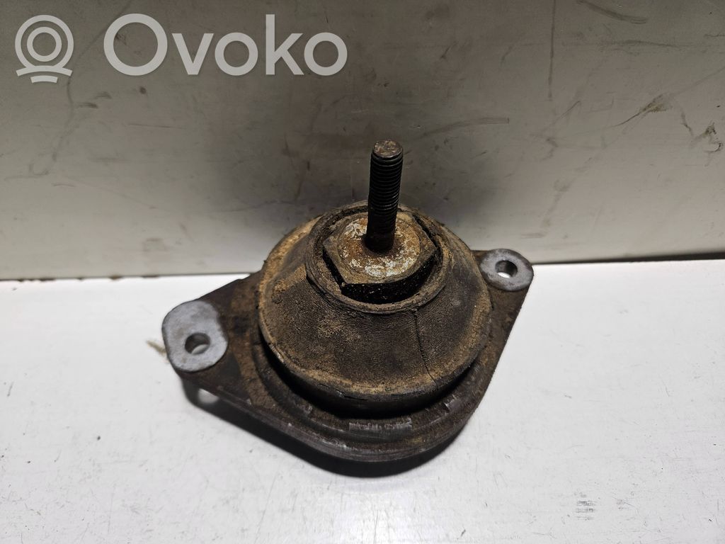 Audi 80 90 S2 B4 Engine mount bracket 