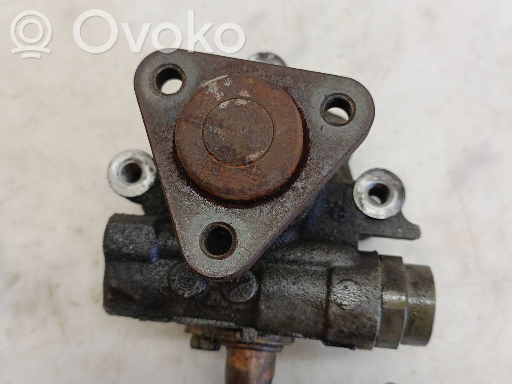 Audi A4 S4 B5 8D Ohjaustehostimen pumppu 