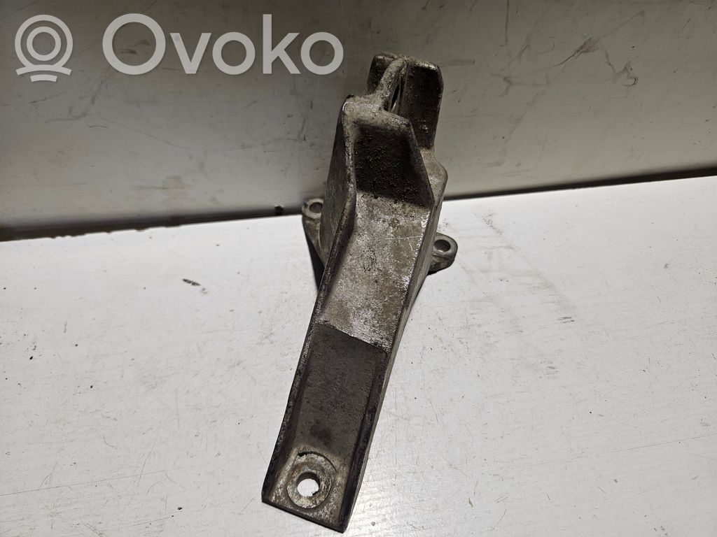 Gearbox mounting bracket