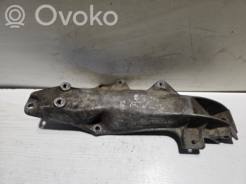 BMW 3 E36 Engine mounting bracket 