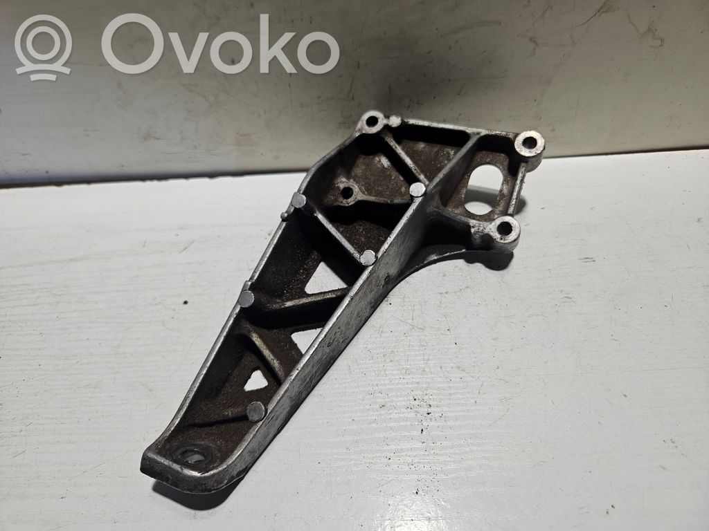 BMW 7 E32 Engine mounting bracket 