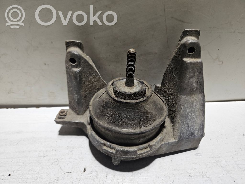 Audi 100 S4 C4 Engine mount bracket 