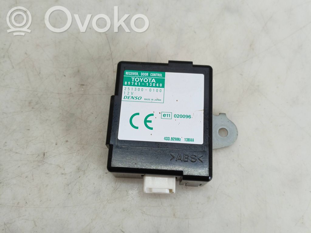 Toyota Corolla Verso E121 Door central lock control unit/module 