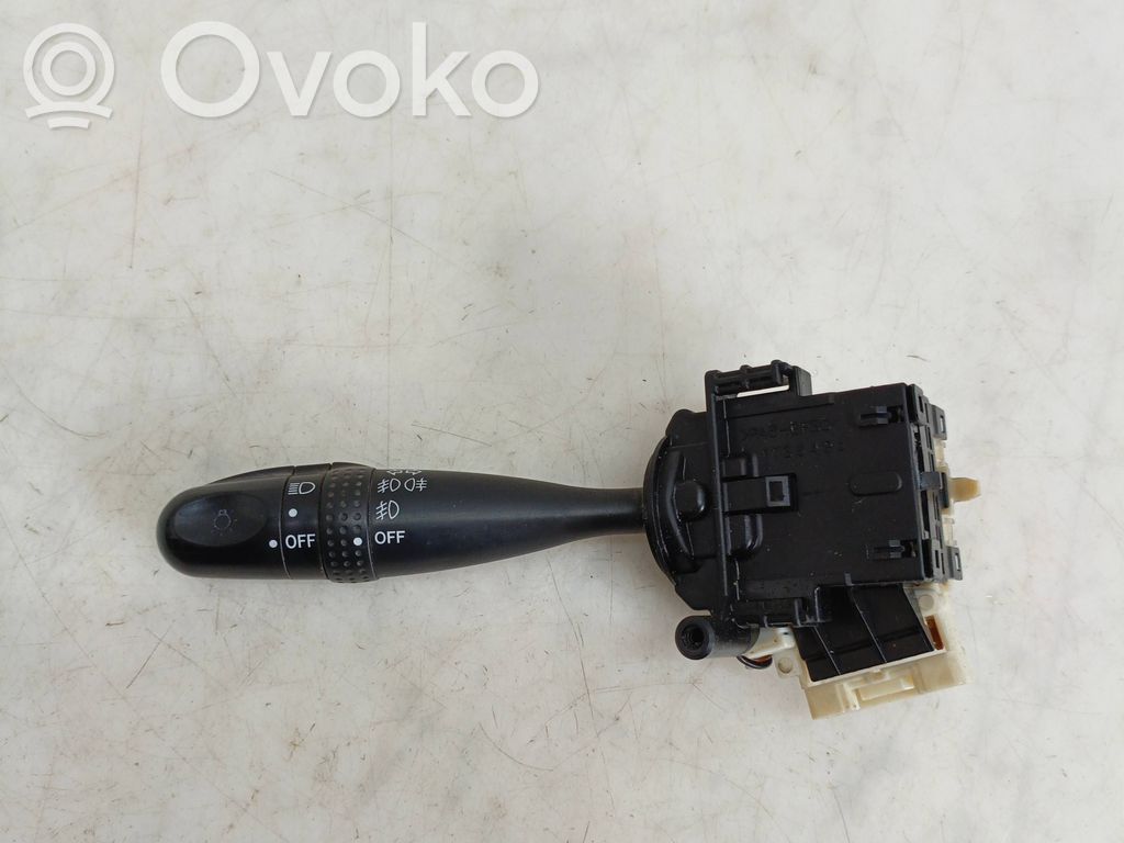 Toyota Corolla Verso E121 Posūkių/ šviesų rankenėlė 
