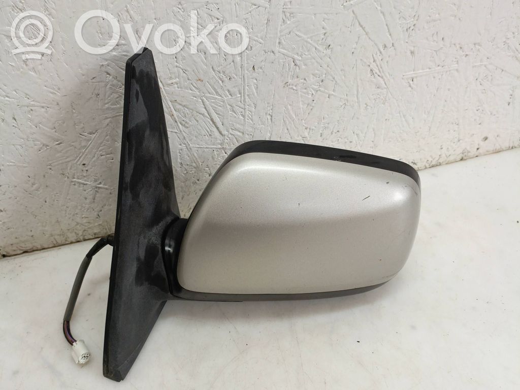 Toyota Corolla Verso E121 Front door electric wing mirror 