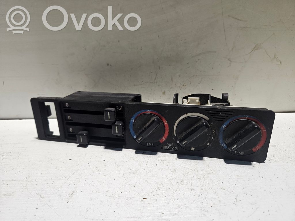 BMW 5 E34 Climate control unit 