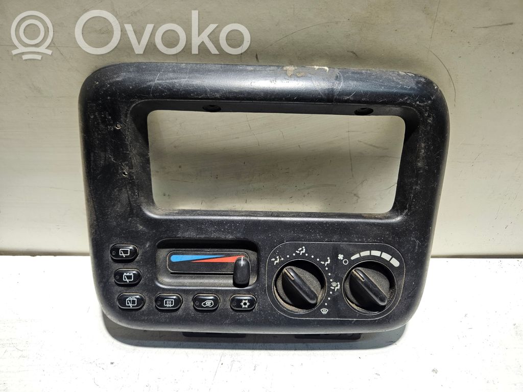 Chrysler Voyager Oro kondicionieriaus/ klimato/ pečiuko valdymo blokas (salone) 