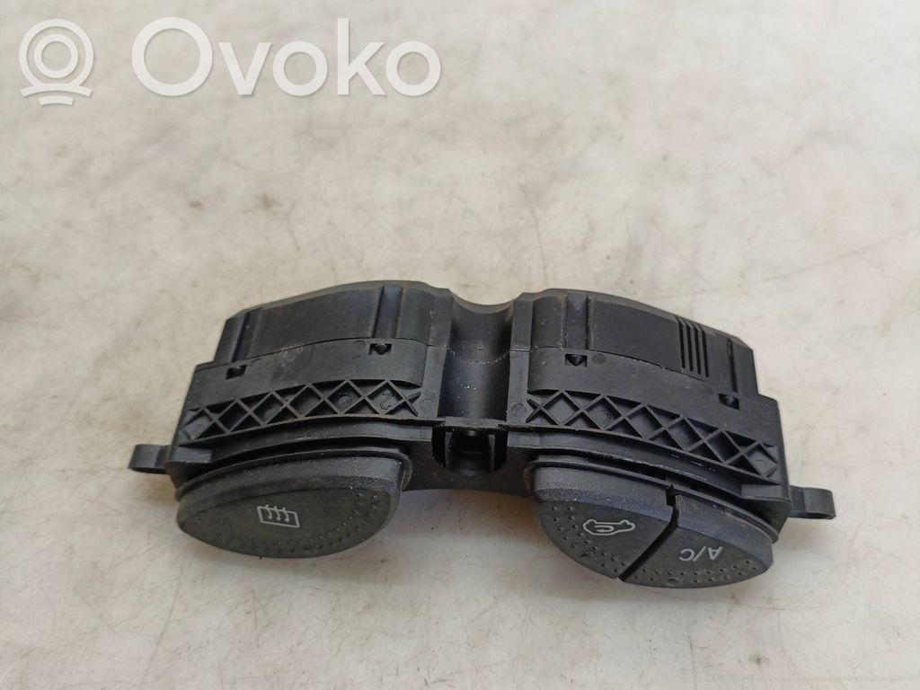 Ford Focus Przycisk / Włącznik klimatyzacji A/C 