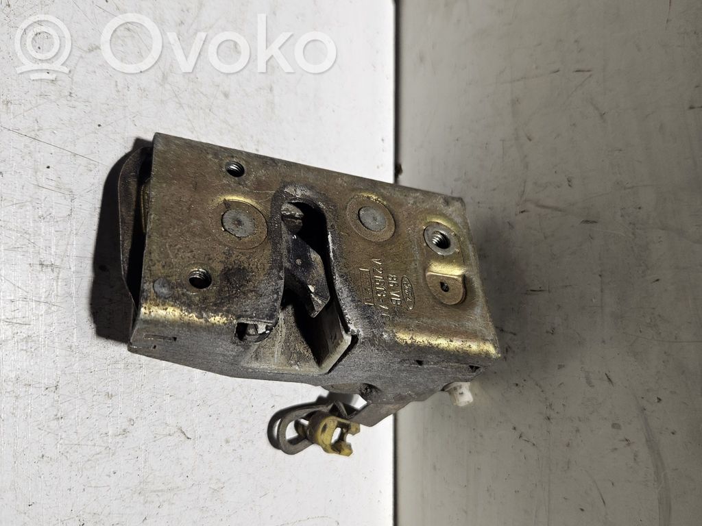 Ford Transit Priekšpusē slēdzene 