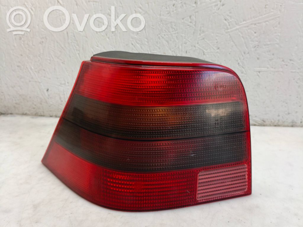 Volkswagen Golf IV Задний фонарь в кузове 