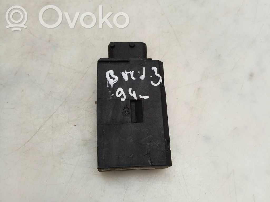 BMW 3 E36 Priekšpusē slēdzene 