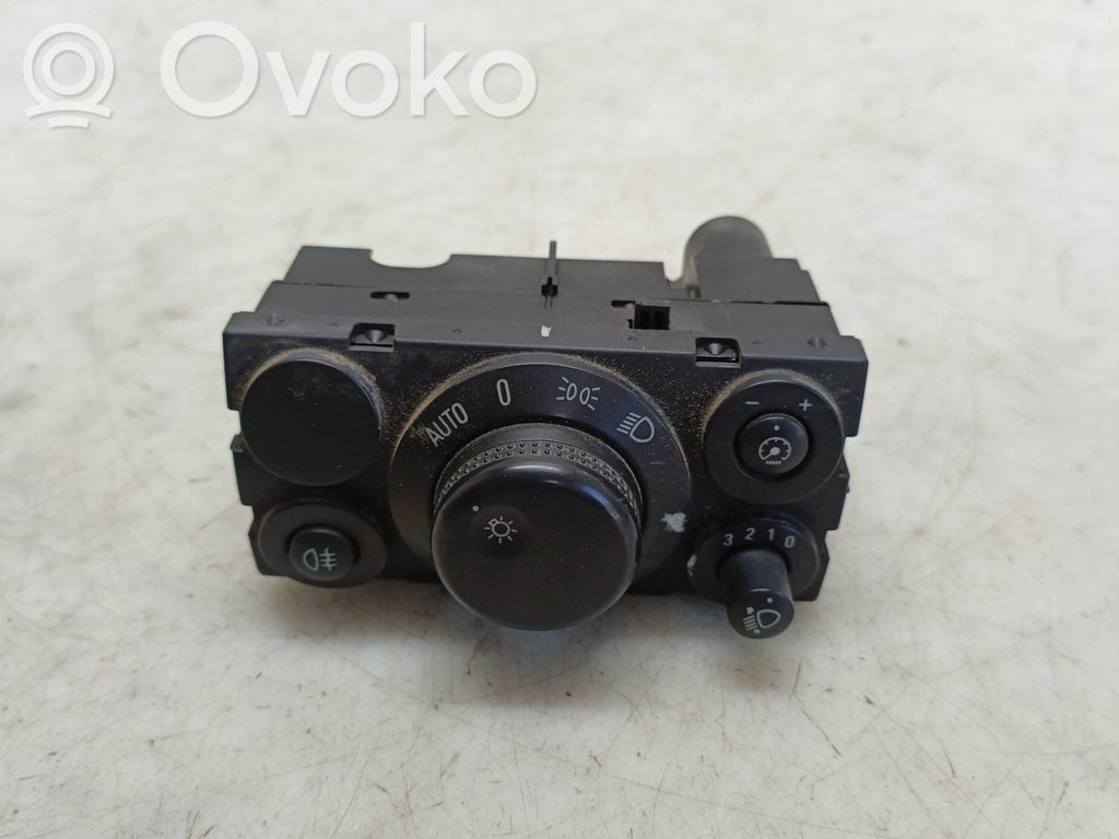 Opel Astra H Light switch 
