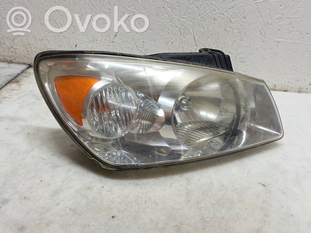 KIA Cerato Phare frontale 