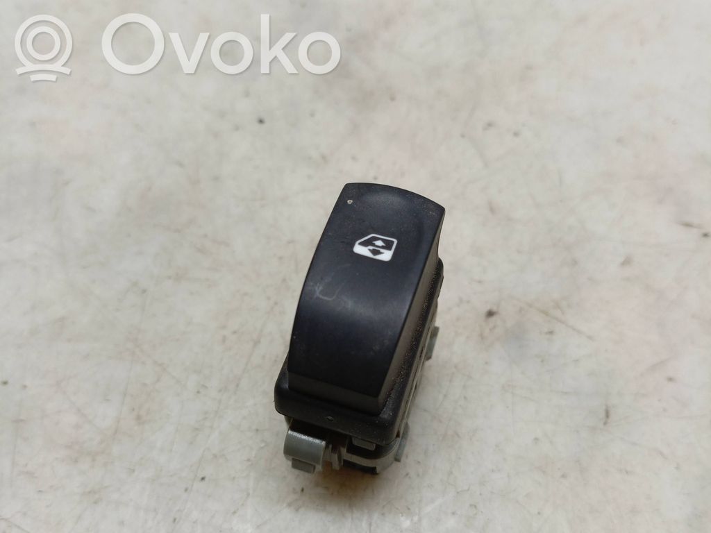 Renault Clio III Electric window control switch 