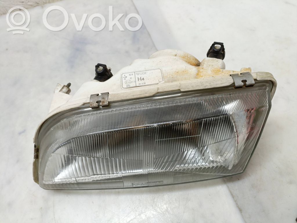 Volvo S40, V40 Lampa przednia 
