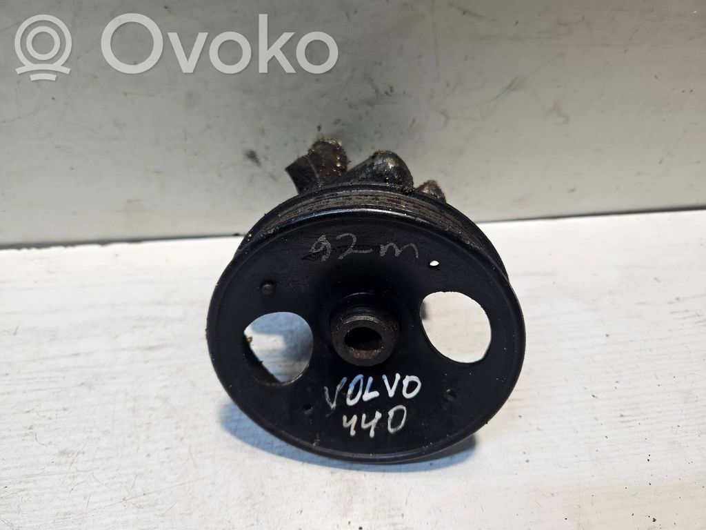 Volvo 440 Ohjaustehostimen pumppu 