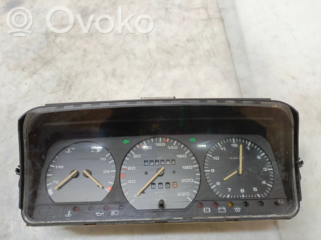 Volkswagen PASSAT B3 Licznik / Prędkościomierz 