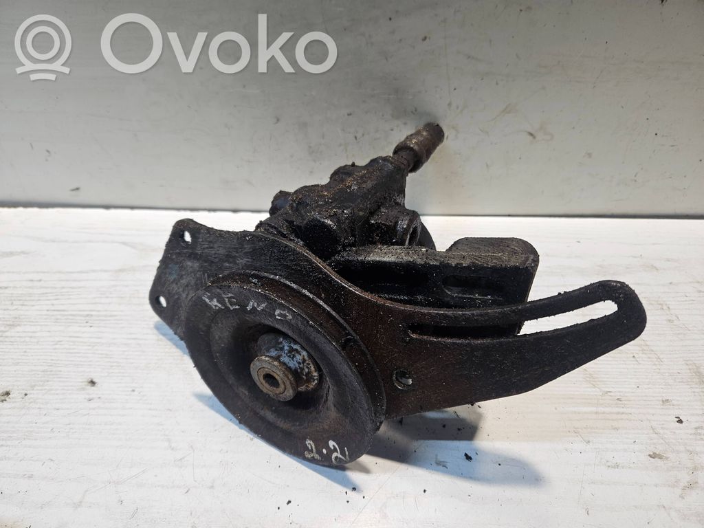 Renault 25 Ohjaustehostimen pumppu 