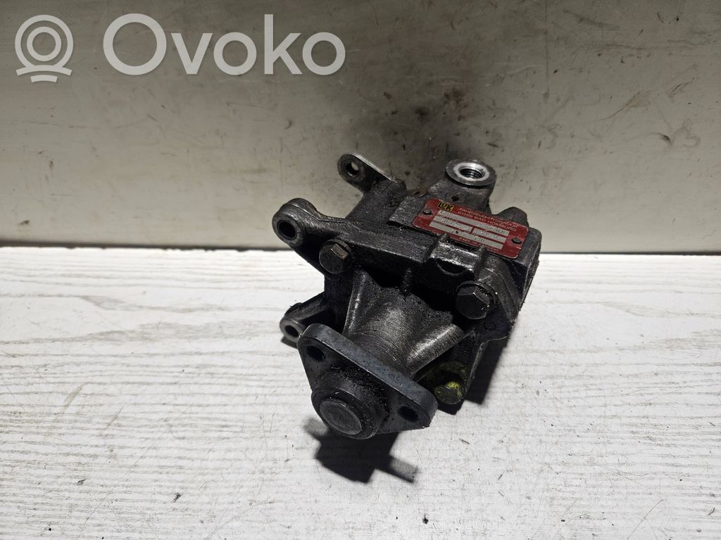 BMW 3 E36 Power steering pump 