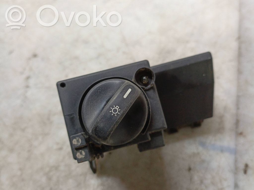 Mercedes-Benz E W210 Interruptor de luz 