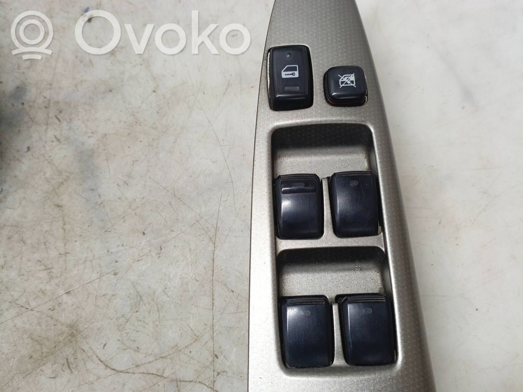 Toyota Avensis Verso Включатель электрических окон 