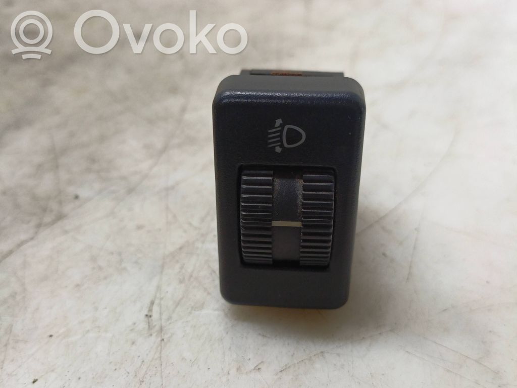 Volkswagen PASSAT B3 Comutator control nivel faruri 