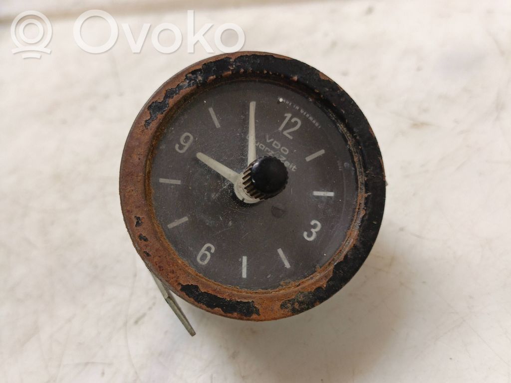 Mercedes-Benz 207 310 Orologio 