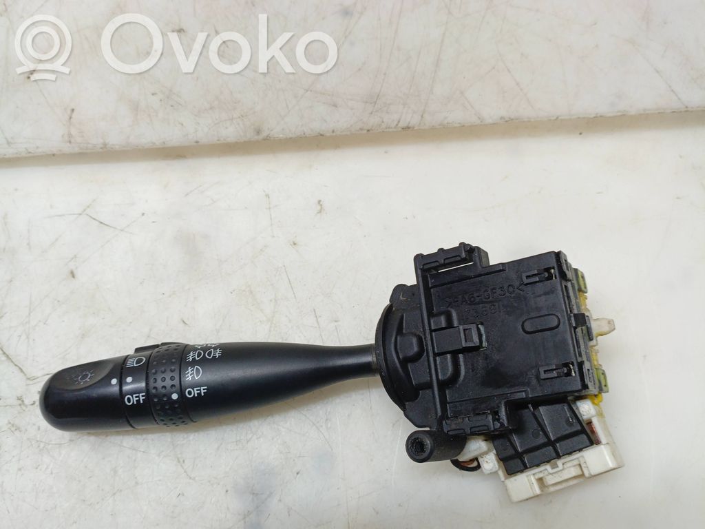 Toyota Yaris Manetă semnalizator 