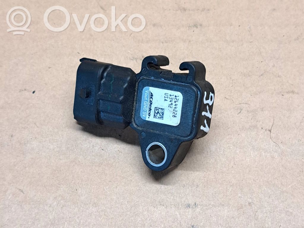 Opel Astra J Oro slėgio daviklis 