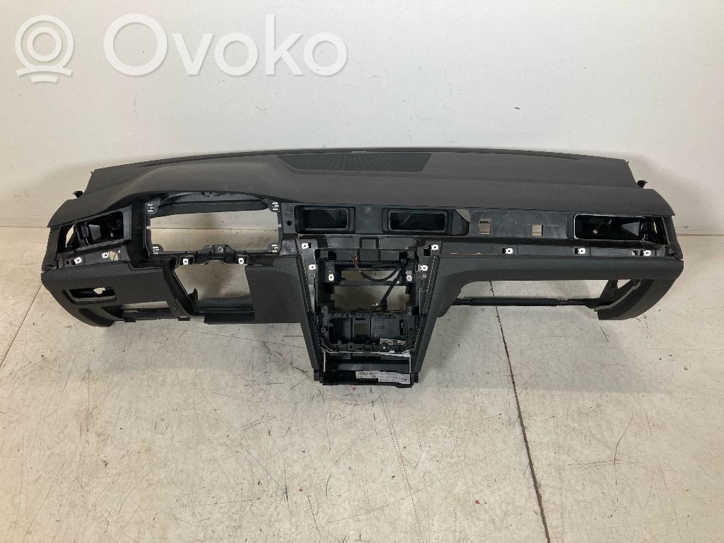 Volkswagen PASSAT B8 Panel de instrumentos 