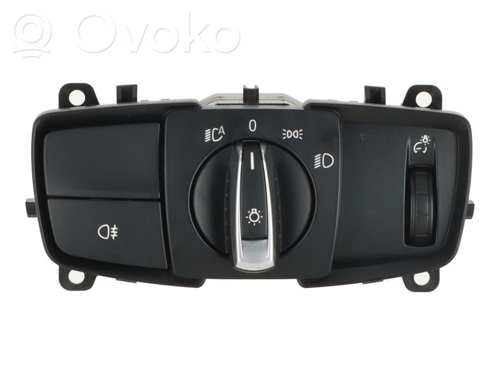 Light switch   9865812