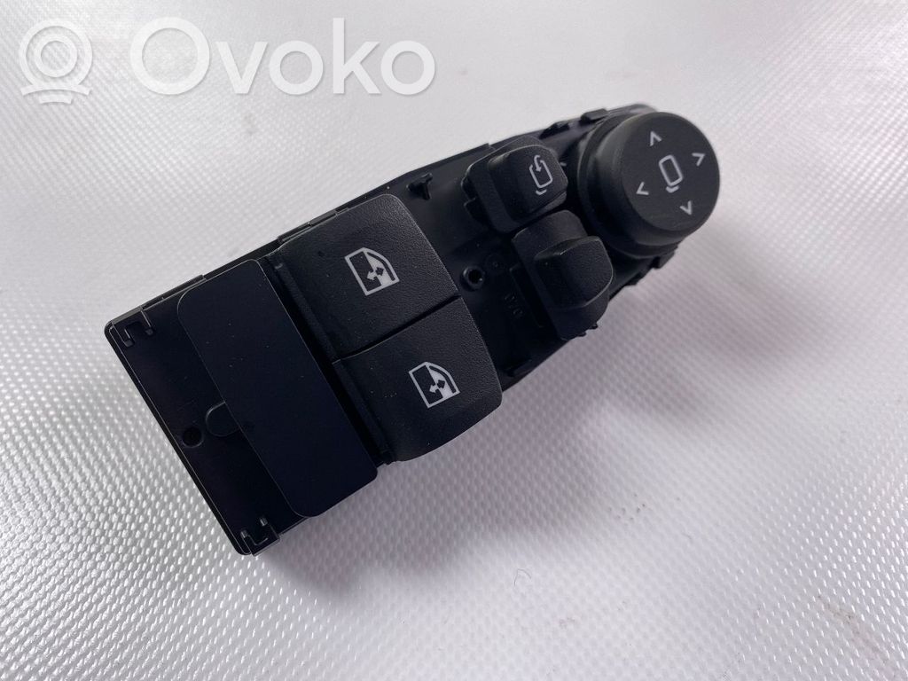 BMW 8 G15 Electric window control switch 