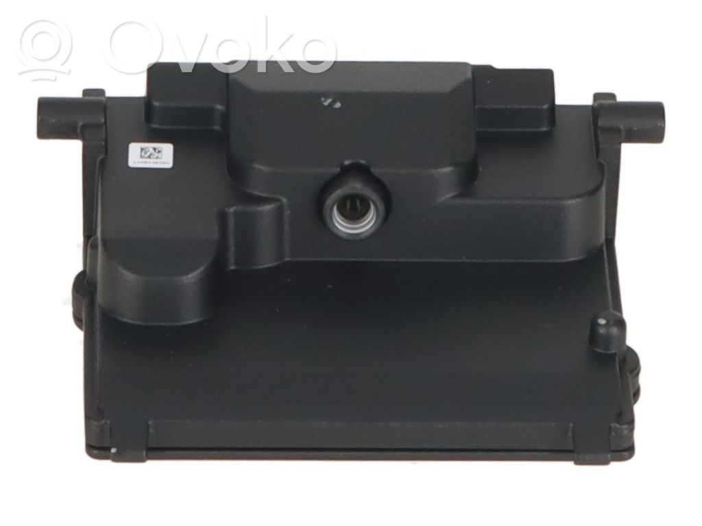 Windshield/windscreen camera   2826928